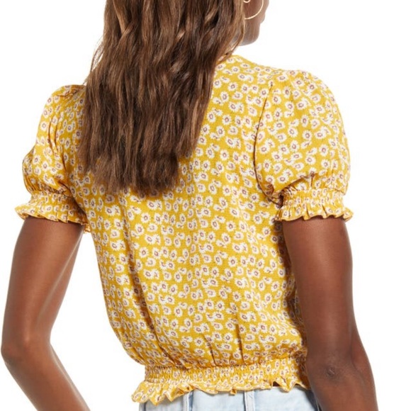 One Clothing Women's Puff Sleeve Front Wrap Crop Top, Yellow Floral, MEDIUM - Picture 4 of 7